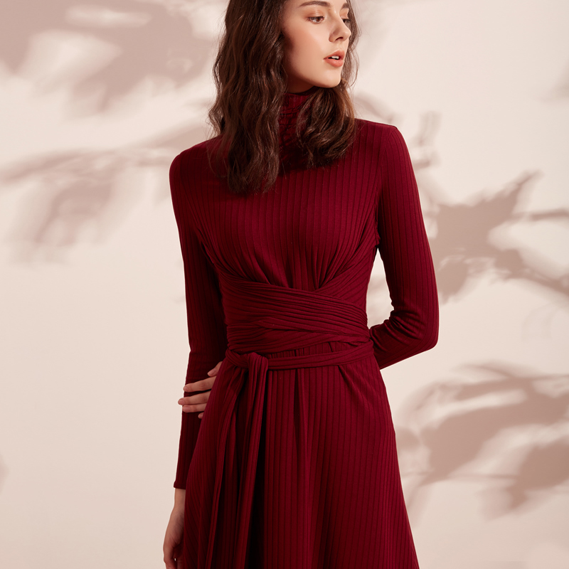 Hig Round Neck Slim Waist Sweep Dress