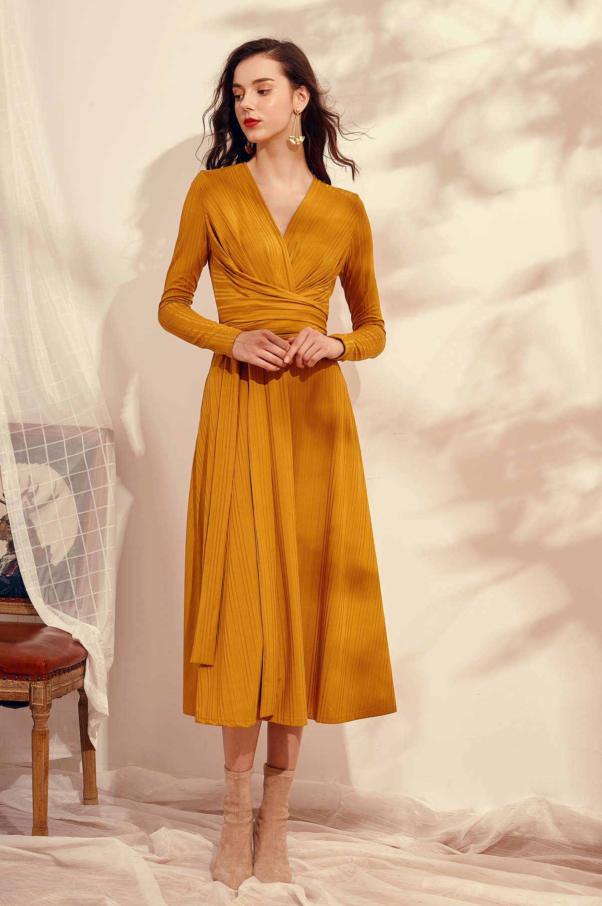 V Neck Slim Waist Sweep Dress 