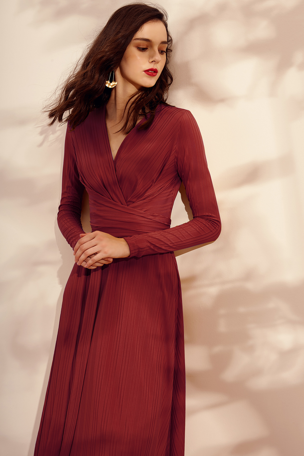 V Neck Slim Waist Sweep Dress